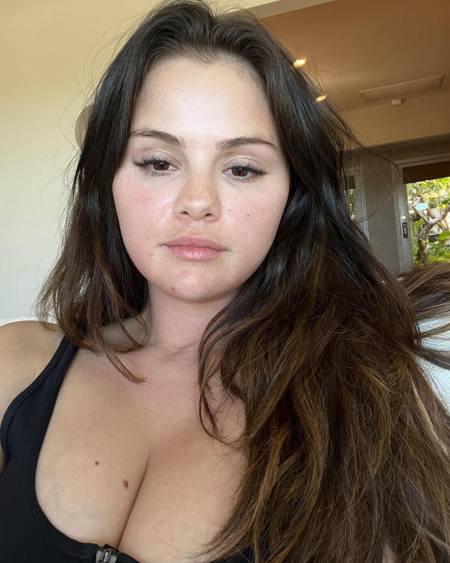 AcervoCharts's tweet photo. 🚨 EITA: Francia Raisa, doadora do rim de Selena Gomez, rompeu amizade com a cantora e guarda ressentimentos após ter sido 'esnobada' por ela em uma entrevista, revela TMZ. https://t.co/RxuWZgW7bT