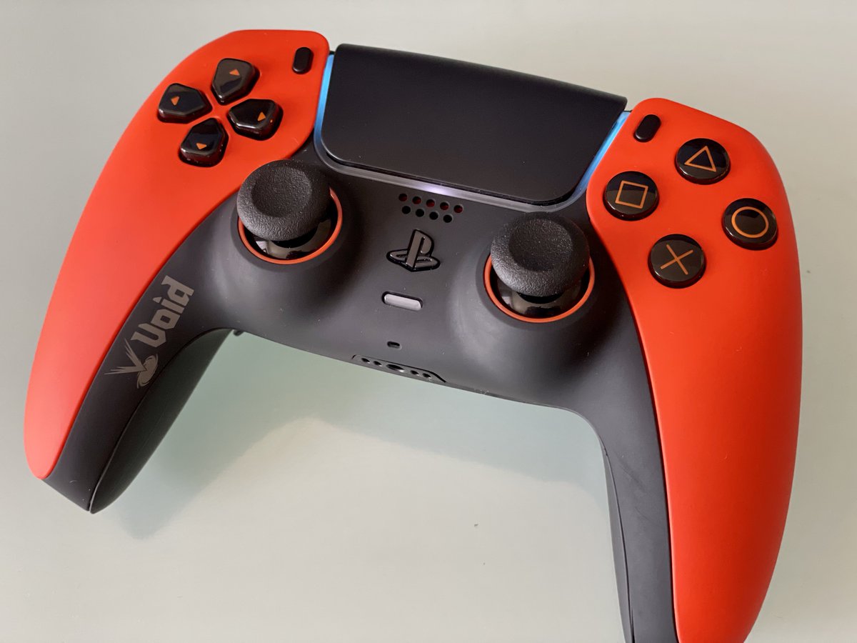 HiokenGames's tweet image. 修理に出していたコントローラーが帰ってきました🙌嬉しすぎる😂
#VoidGaming 
#Fortnite