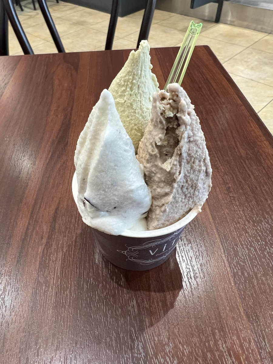 kenjisk13's tweet image. Mis tres sabores favoritos #pistacho #stracciatella y #tiramisu