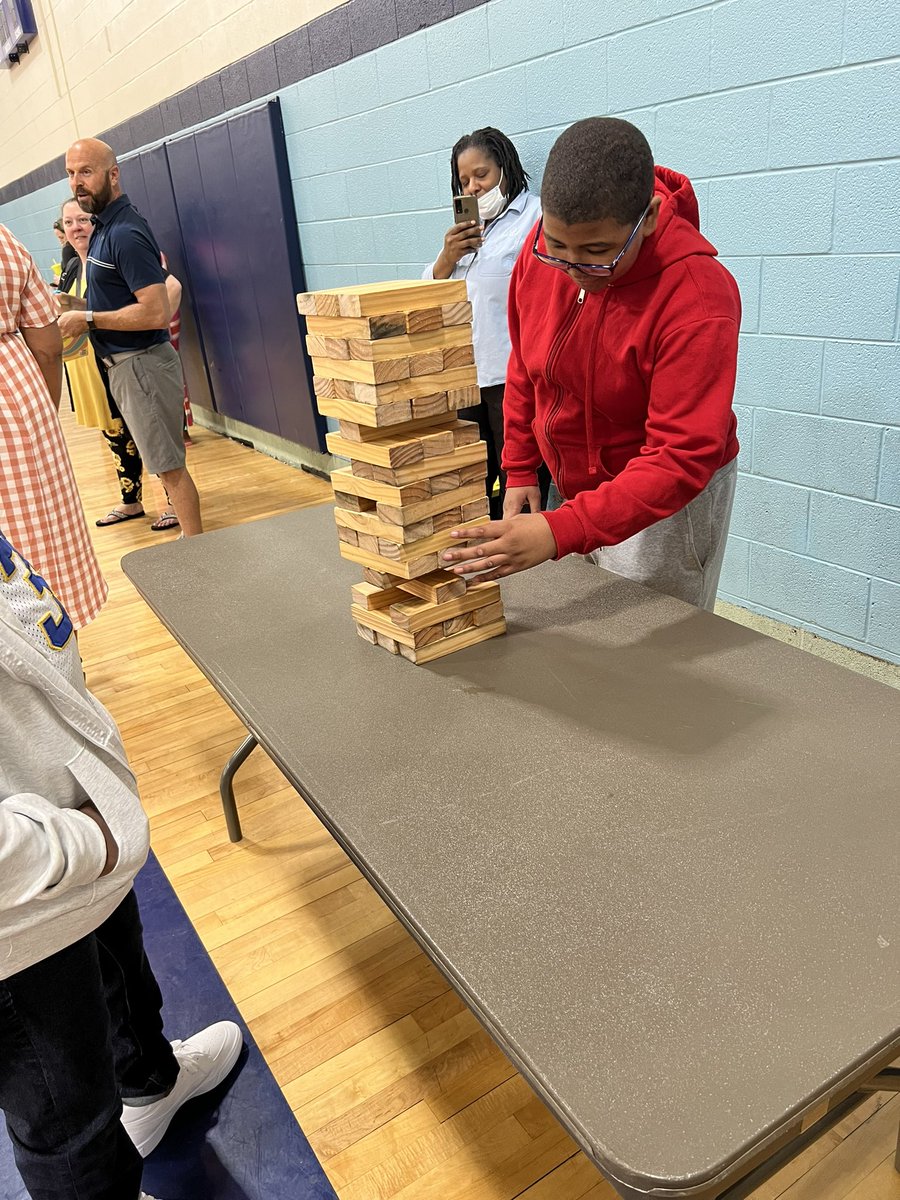 Our 2nd CVA Family Fun Night was so much fun!  We planted 🌻, engaged in STEM & 🎶 stations, played 🏀 , jenga, jump rope, and more. Our students enjoyed playing with their classmates and our families enjoyed learning more about @CPSFACE, the Public Library, and Parks & Rec.