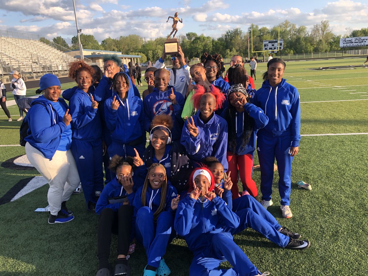 Coachrddowell's tweet photo. South Seven Champs https://t.co/2W7TBXpFaz