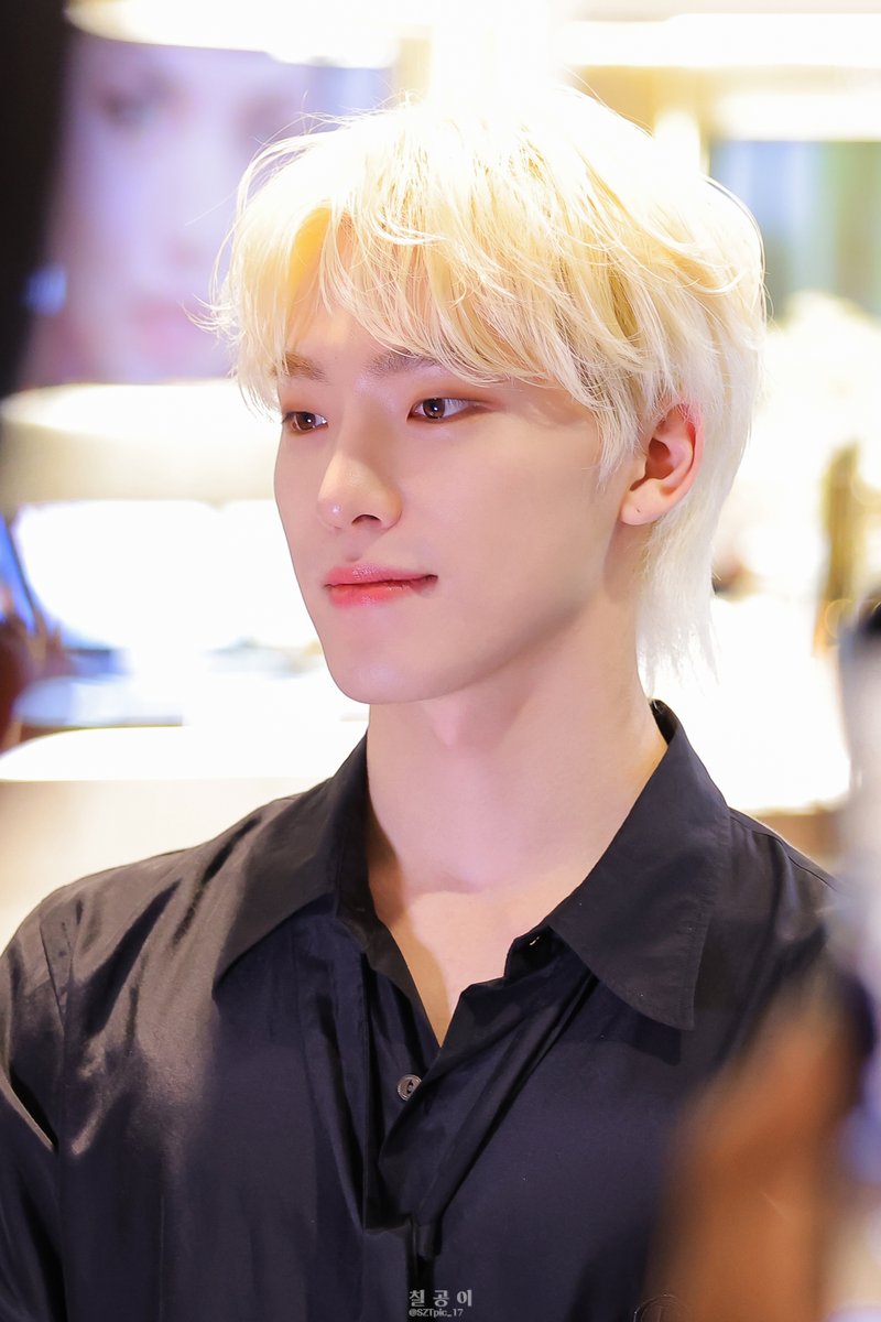230502 폴라 오픈 행사 디노 

#세븐틴 #SEVENTEEN #디노 #DINO #이찬