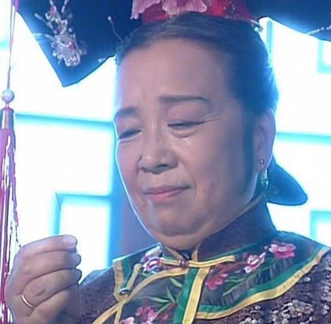 Хэвлэлийн эрх чөлөөний өдөр бол сэтгүүлчдийн баярын өдөр биш. Уудаг өдөр бүр биш. Мэдэх эрхийн төлөөх  эрх чөлөөний төлөөх тэмдэглэлт өдөр юм. 
Хэдий хагас эрх чөлөөтэй боловч бүтэн ЭРХТЭЙ болохын төлөө гээд Бүгдэд хэвлэлийн эрх чөлөөний өдрийн мэнд хүргэе❗️