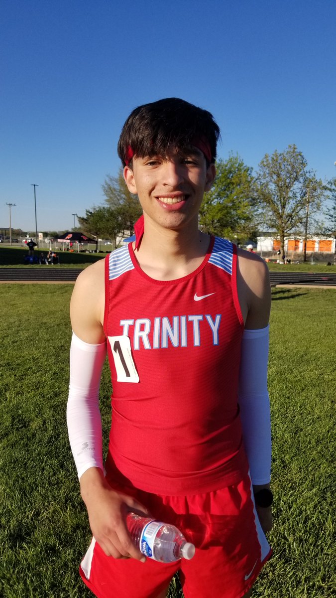 TrinityTrack19's tweet photo. Another impressive day for @GodinaJonah undefeated in 1600m 🥇 this season & breaking his 800m record from 2022 with a time of 1:58.91 @TrinityCatholic @hutchsports #Proud https://t.co/0QVDqputcQ
