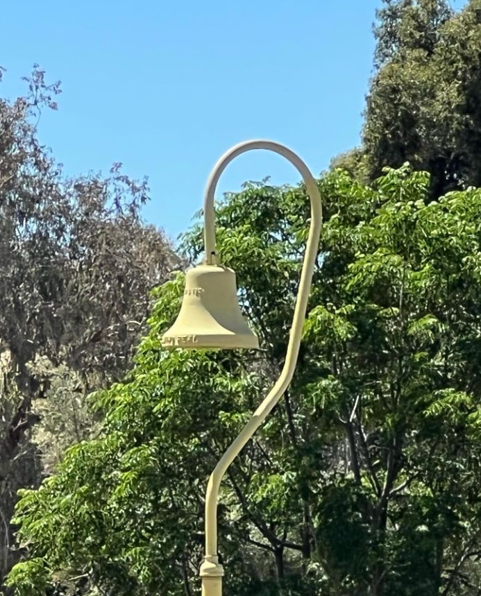 Ana_ahbd's tweet photo. Do what you know best; if you’re a runner, run, if you’re a bell, ring.
#DareToBeDifferent https://t.co/gsYKrz1f34