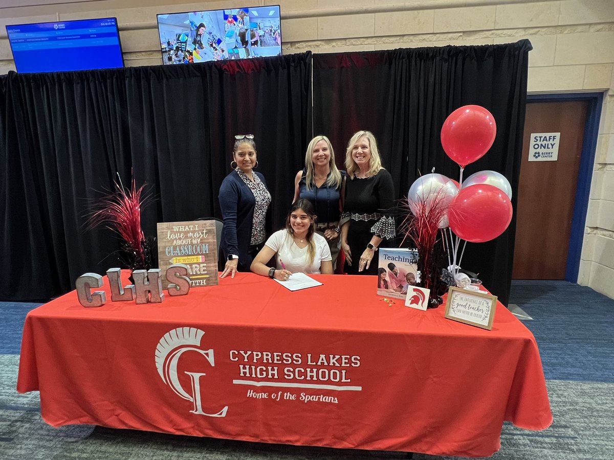 Cy Lakes HS tweet media