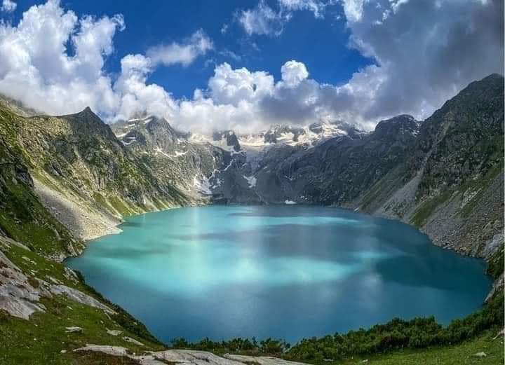 PakistanJannatt's tweet image. کٹورہ جھیل جہاز بانڈہ دیر – کمراٹ 
عکاسی : شاہد خان
#kumrat #kumratvalley #Jehazbanda