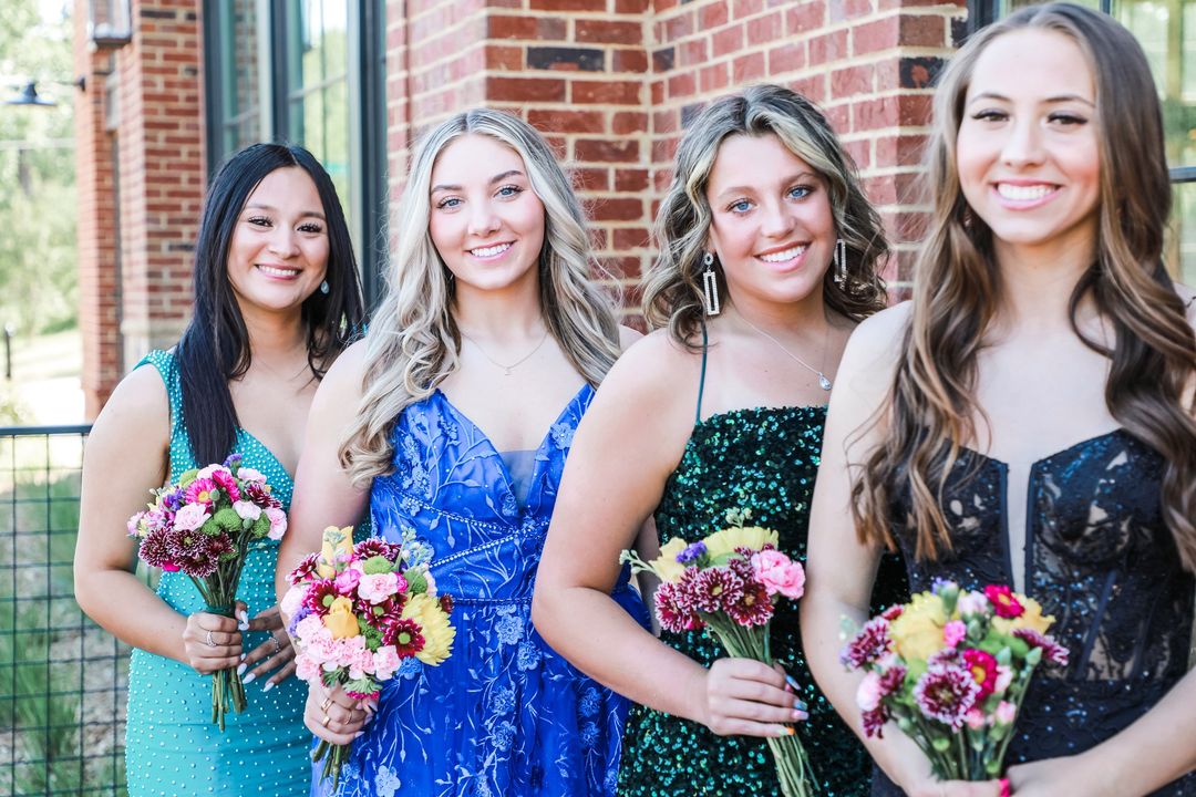 AHallPhotograph's tweet photo. #NFHS Pre Prom Pictures @FCSchoolsGA πΈ #CummingGA #MadeInGA #Prom2023 #SpringInGA https://t.co/hS6q2Uw1oW