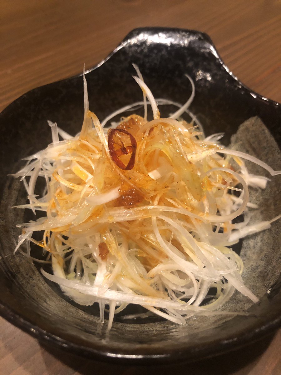 dantotsu_o's tweet photo. いつも沢山のご愛顧、誠にありがとうございます。この度、リクエストの多かったトッピングを追加致しますので、ぜひ味変にご利用下さいませ。
マヨネーズ¥50
カレー粉¥50
辣油白葱¥130
美味いすよ。 https://t.co/FYuTAEUtwg