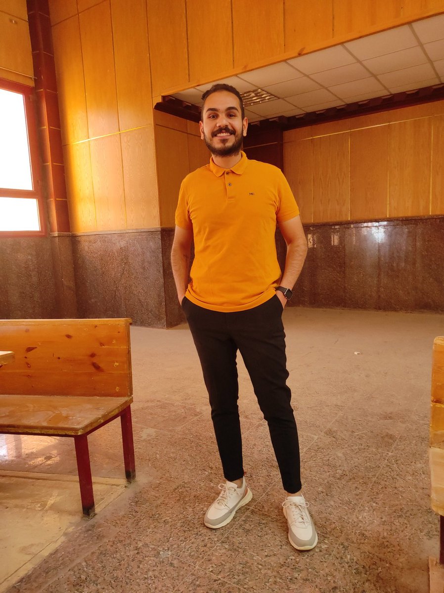 louis_kyrellos's tweet photo. 🧡🖤🤍 https://t.co/tzIYzjiogB