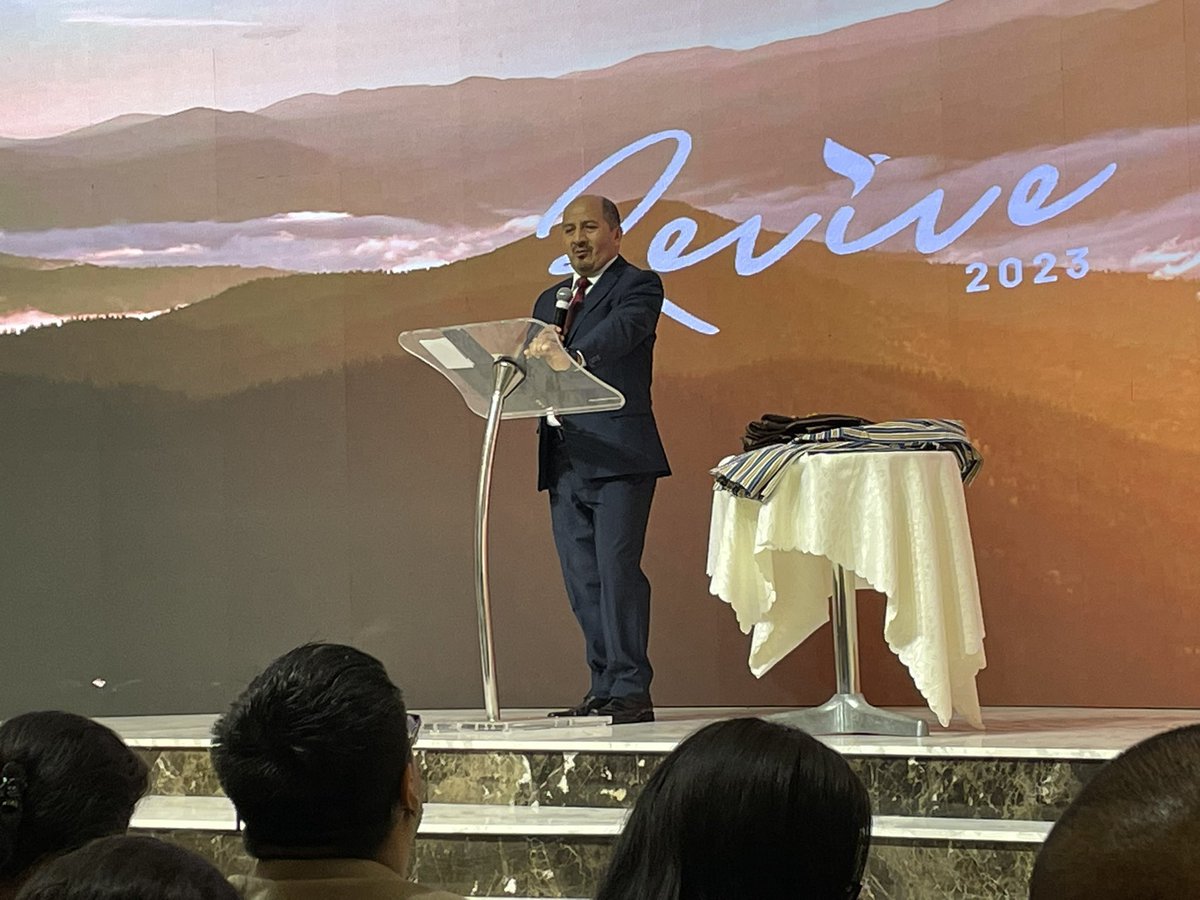 AdventistasUPS's tweet image. “Una persona es considerada un buen administrador de las cosas de Dios cuando también sabe amar a los demás”- Pr. Edinson Vásquez 

#Revive2023 #UPS #Actitudes