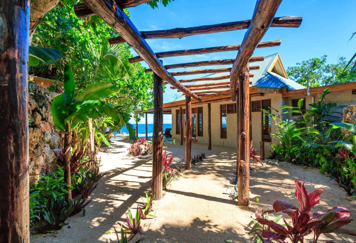 Savasiisland's tweet photo. Unwind in your own private oasis, where rustic Fijian architecture meets contemporary luxury. https://t.co/yb3oEeUi7u