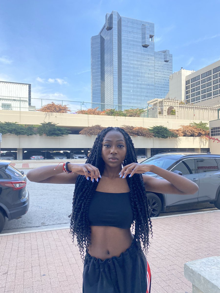 aisha_konatee's tweet photo. thankful for another year 🥹🥳 https://t.co/9SyJFnEO74
