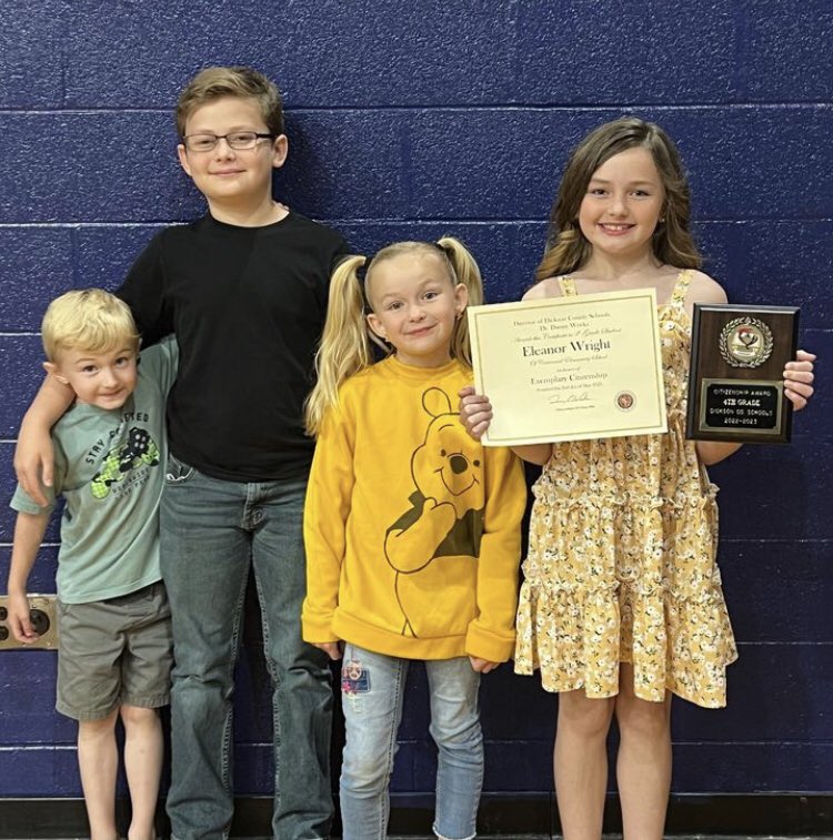 So proud of my niece Eleanor! She earned the Director’s Award for Citizenship tonight! <a href="/CENT_Tweets/">Centennial Panthers</a> <a href="/DCS_TN/">Dickson Co Schools</a>