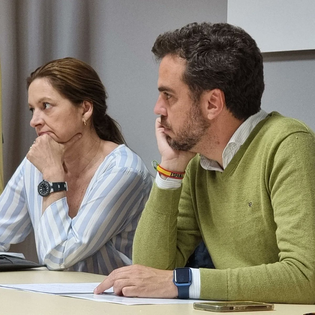 VOX_Torrent's tweet photo. Tarde de trabajo con diferentes asociaciones vecinales de urbanizaciones y diseminados de Torrent, como la Marchaella, Fachardet, Miramar, El Pantano, Nuevas Cumbres, Montereal entre otras.
#CuidaTorrent #CuidaLoTuyo https://t.co/oODYGfqSSl