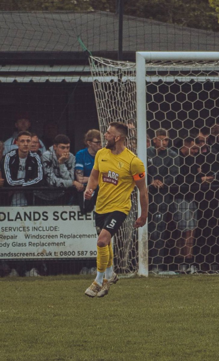aaronshort91's tweet photo. What. A. Day. What. A. Club @HucknallTownFc
Promotion finally starting to sink in! 
Absolutely priveledge being the Captain for this special club. Committee, Management, Staff, Players and ofcourse those unreal fans fully deserve this 💛🖤. #Yellows https://t.co/BTvPN5SRaP