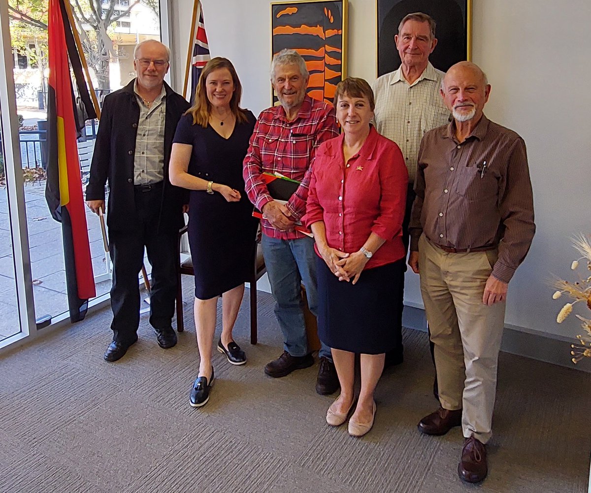 Last week CCL WA members met with MP for Hasluck, Tania Lawrence for an exchange of ideas on the Safeguard Mechanism, electrification, community batteries & climate dividends. Keen to meet MPs & Senators? Read our Lobby Playbooks for great info ccl.org.au/lobbying-playb…