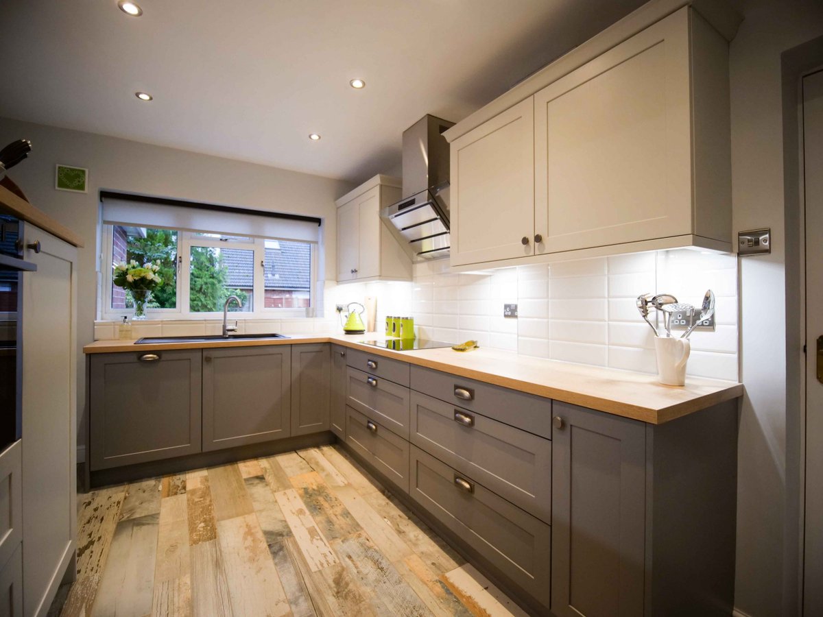 Builderdorm's tweet image. Elevate the look of your kitchen with the services of #BuilderDorm. We offer beautiful and memorable #kitchenfittings, our quality materials and exceptional quality standards ensure that you fall in love with your kitchen space. builderdorm.co.uk/get-the-best-k…