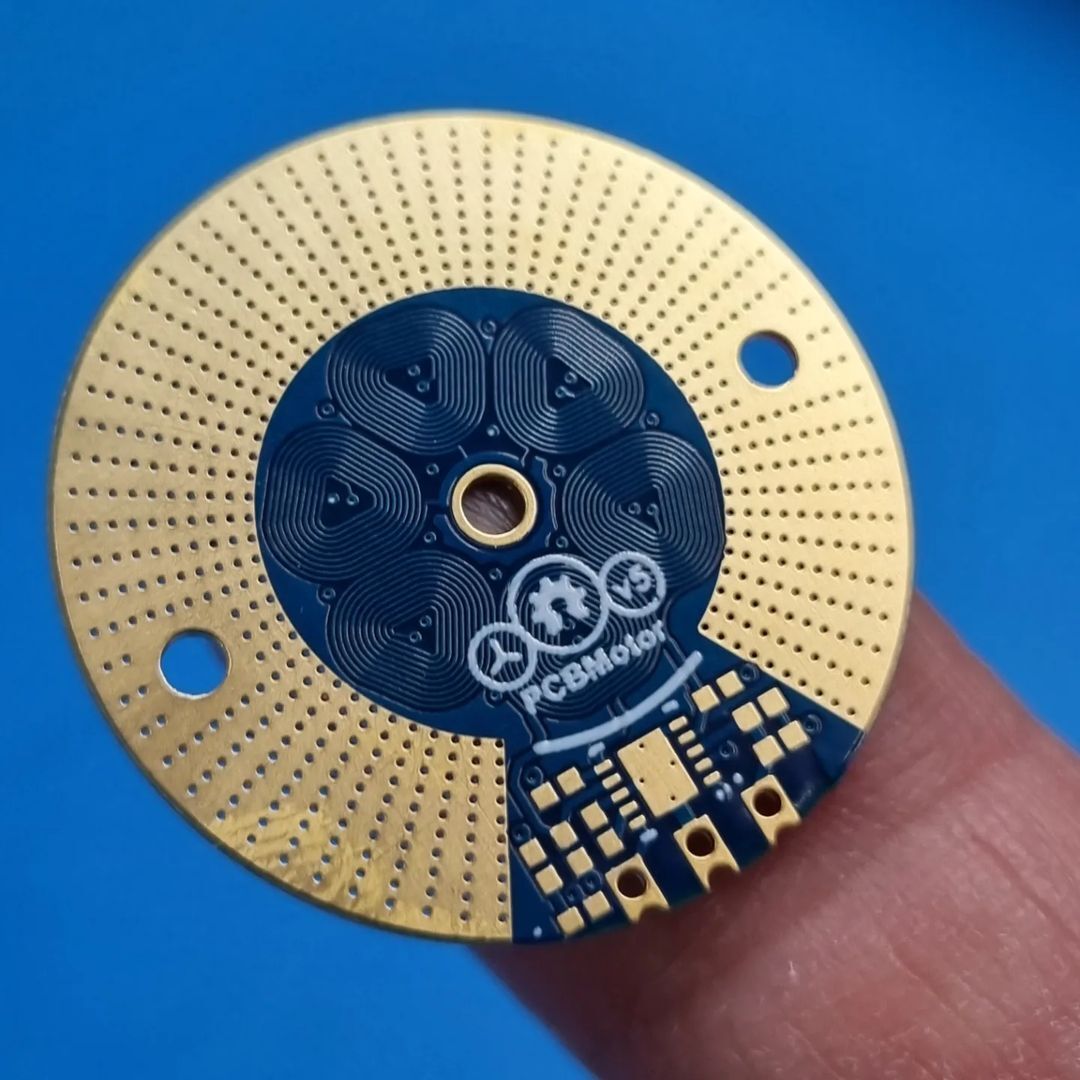 PCBWayOfficial's tweet image. 👀🔍Super mini #PCBs, #microscopic view they're kind of cute!
looking forward to @BugejaCarl 's follow up test!

@PCBWayOfficial  dedicated to perfection in every detail.