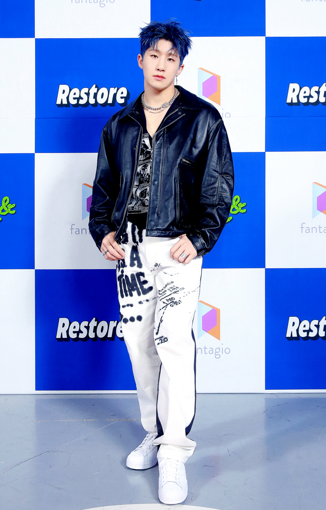 KPOPFAVE_'s tweet photo. .@offclASTRO's leader JINJIN to attend the press conference for the musical "Dream High" on May 17 in Seoul. It is his first public apperance since his beloved bandmate's passing last month and he will be joining the interview sessions as well. #ASTRO #아스트로 #JINJIN #진진 https://t.co/97i1hq4sHv
