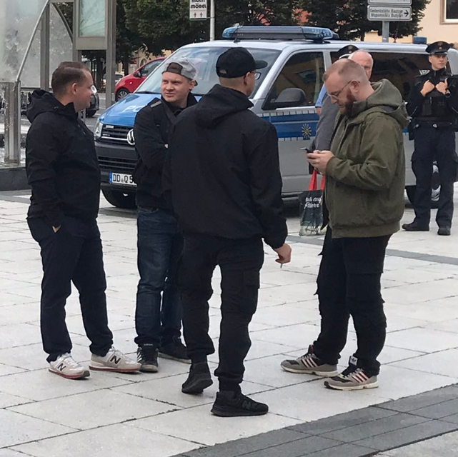 Die Junge Tat und ihre Freunde - Next Take

Ein weiterer Thread zu den internationalen Verknüpfungen der Jungen Tat mit anderen Neonazis.
Dieses Mal mit Balaclava Graphics Bautzen