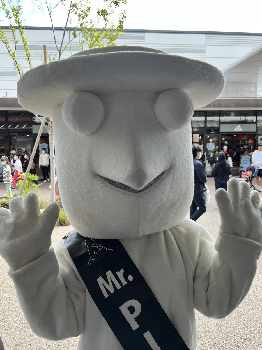 Nancy86533296's tweet photo. 今日は全国でこの一体しかいないとゆうピンオジさんのストーカーをしました😂振り向いた瞬間、目が無くて思わず「うわぁっ‼︎」と声が出てピンオジもご覧の通りビックリしてたのはここだけの話😂w
#ping #ピンおじさん #北九州市 #ホラー #mrping #福岡ゴルフ #ゴルフ女子 @PingTour https://t.co/1cshSWuZ1c