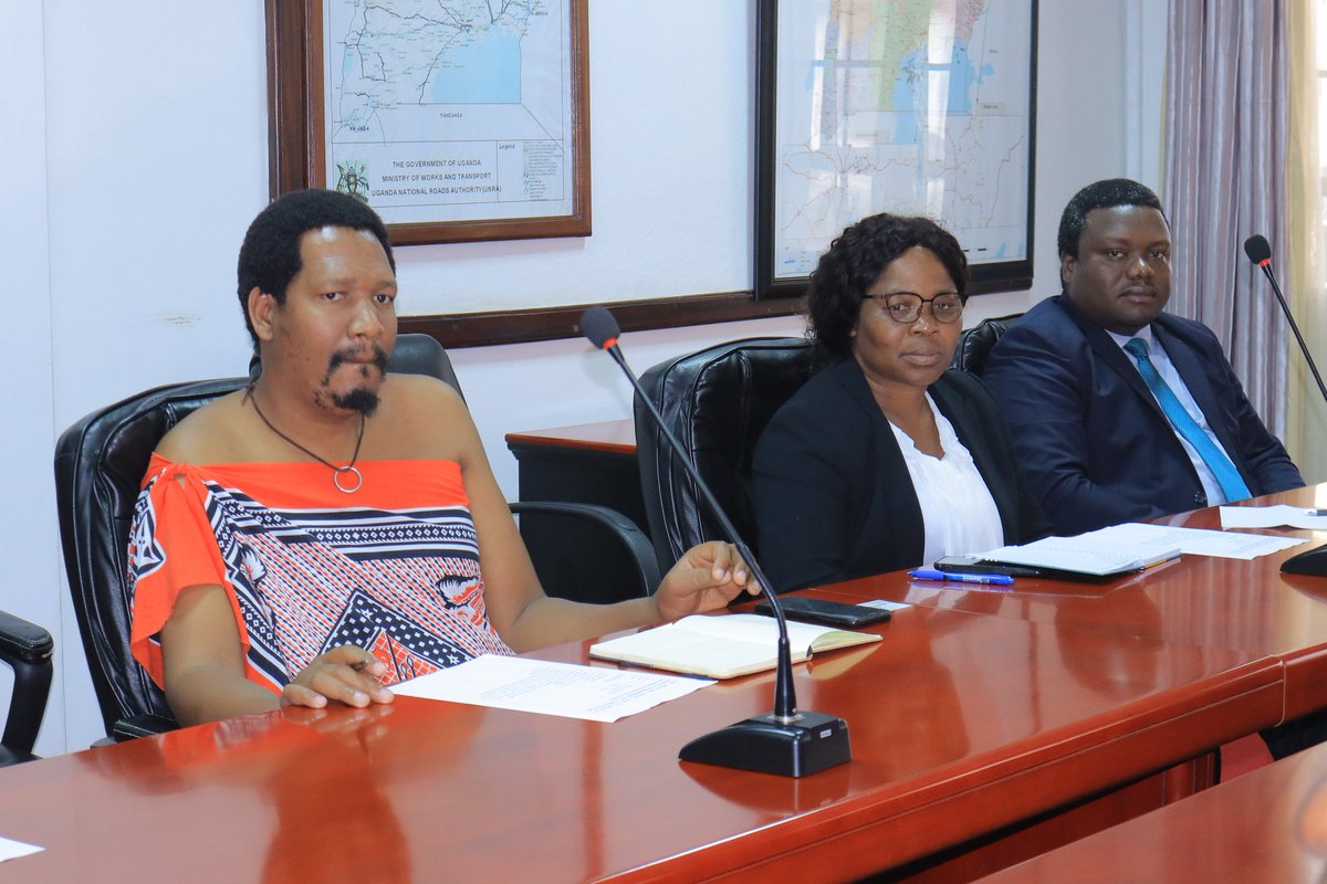 MoWT_Uganda's tweet photo. @MoWT_Uganda is hosting a delegation from the Ministry of Public Works &amp; Transport,  Kingdom of Eswatini. @EswatiniGovern1 is in the process of establishing a Roads Authority &amp; is interested in learning how @UNRA_UG &amp; @UgandaRoadFund conduct business. https://t.co/aGl5hLj0Lx