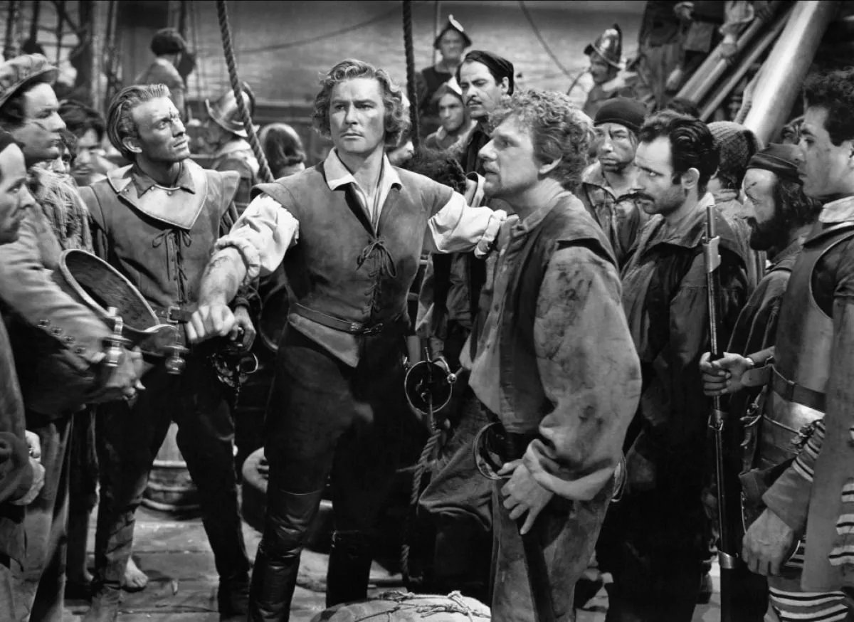 cinemathequefr's tweet photo. Avant "Pirates des Caraïbes", il y a eu "L'Aigle des mers"🏴‍☠️  
Découvrez ce grand film d'aventures maritimes avec la star hollywoodienne Errol Flynn. Corsaire passionné, duels et batailles navales garantis.
"L'Aigle des mers", dès 10 ans, dimanche à 15h.
https://t.co/JtKxCZOZzX https://t.co/TEvdPuOwTi