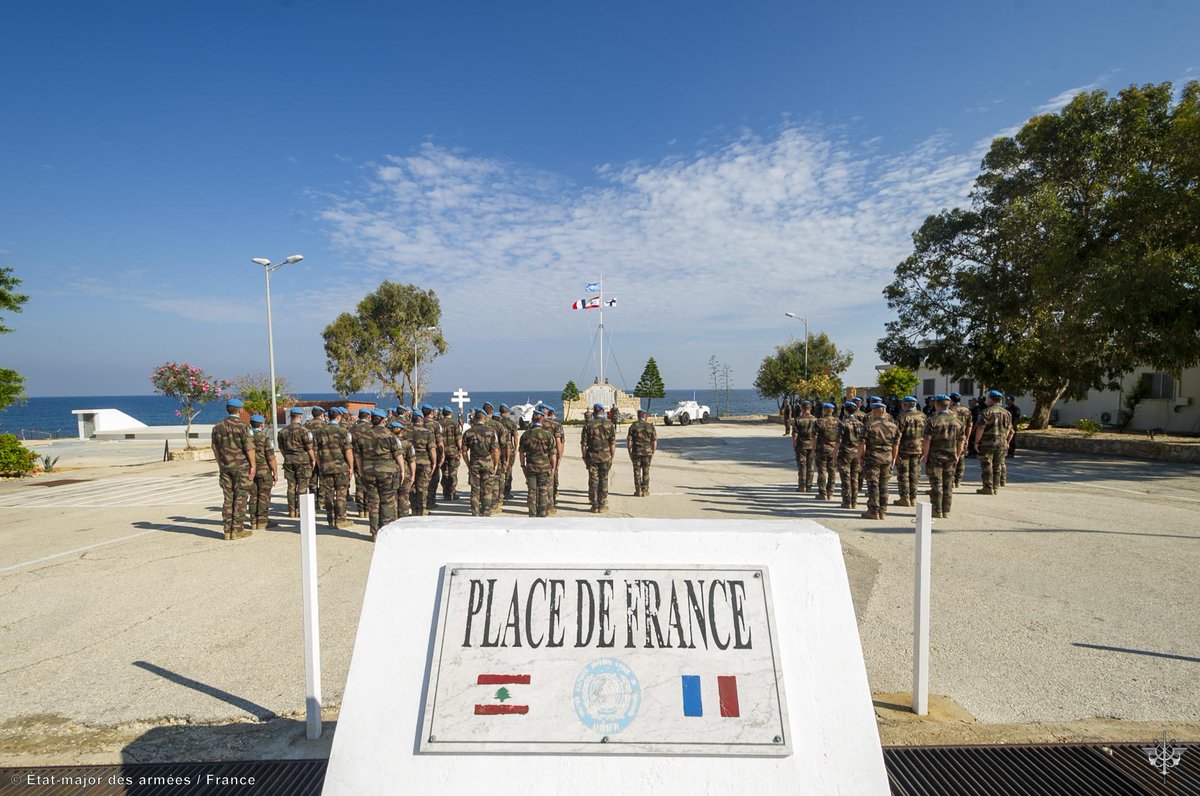UNIFIL_FR_DAMAN's tweet image. #DAMAN | Le 02 mai, le @RICM_off a commémoré le souvenir des combats de Tyr à Naqoura.
Il y a 4️⃣5️⃣ ans, les combats débutaient en présence du 1️⃣er escadron du #RICM engagé aux côtés du @3RPIMa.

▶️ Le RICM n’oublie pas ses morts et tous les « Anciens du Liban ».
#EnleurSouvenir