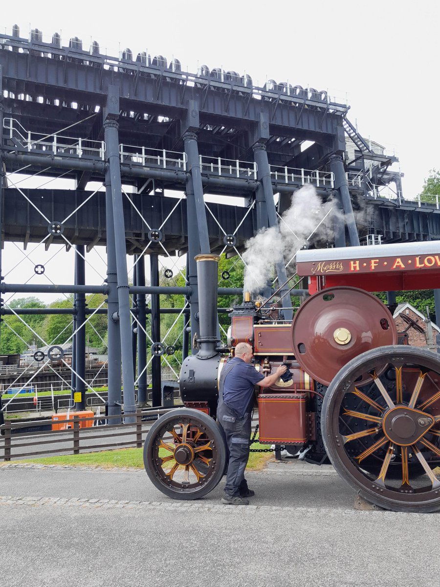 AndertonLift's tweet photo. Just a few days to go .. Come &amp; join us this weekend!! 👑👇 
#KingsCoronation #KingCharles #CoronationWeekend #BankHoliday #VisitCheshire #SteamEngines #SteamFestival #Steamships #AndertonBoatLift #AndertonLift #Northwich #CanalAttraction #CanalRiverTrust #LifesBetterByWater https://t.co/Rng0lGmTzP