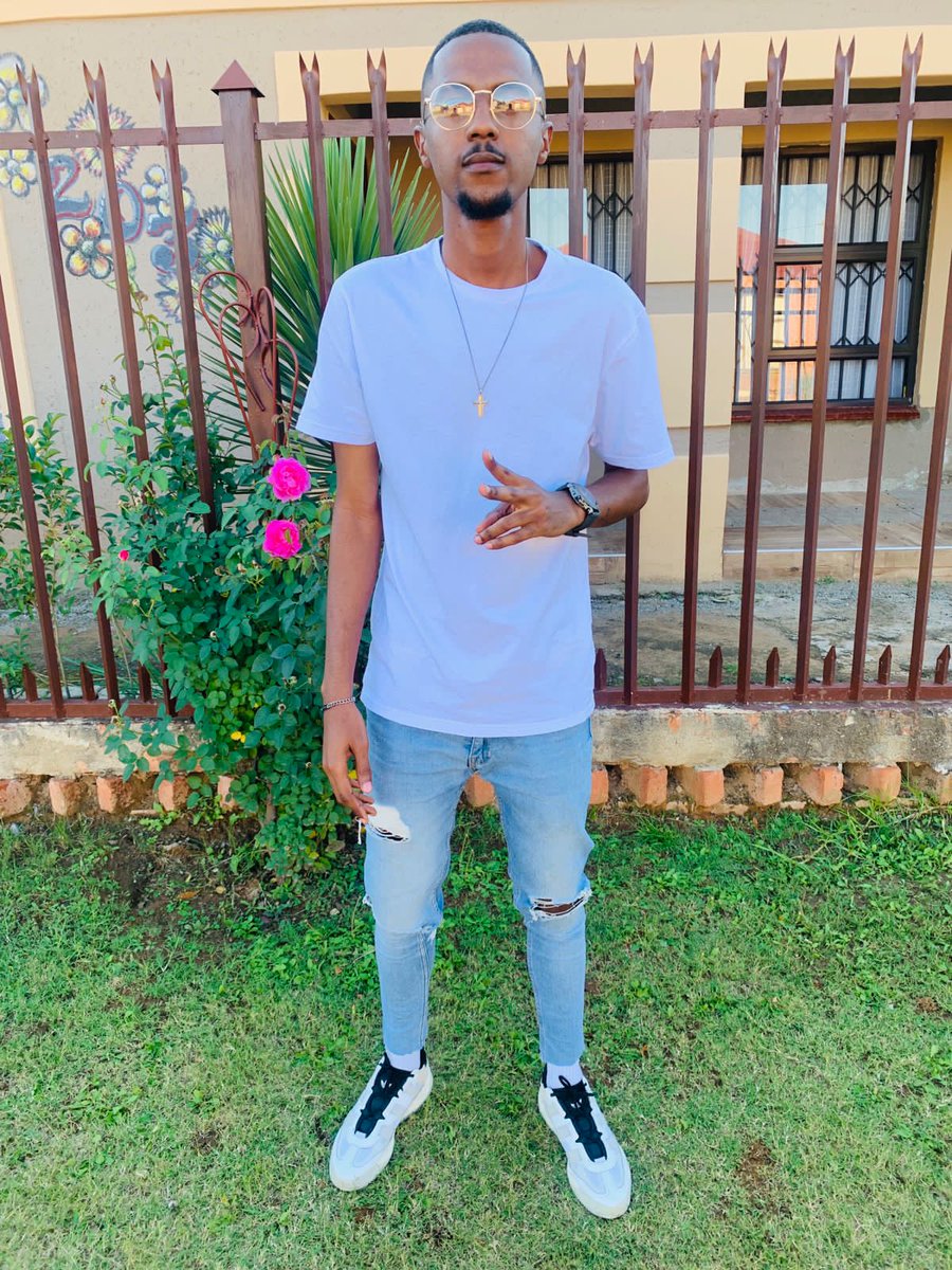 RorisangMosedi's tweet photo. Clean🐐😋📸🔥 https://t.co/zyyaz2Z2VP