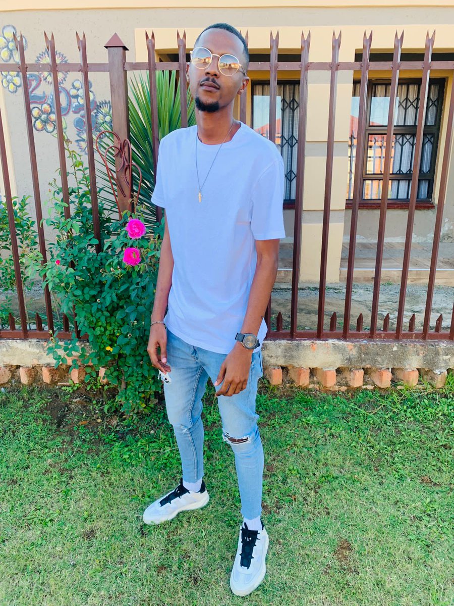 RorisangMosedi's tweet photo. Clean🐐😋📸🔥 https://t.co/zyyaz2Z2VP