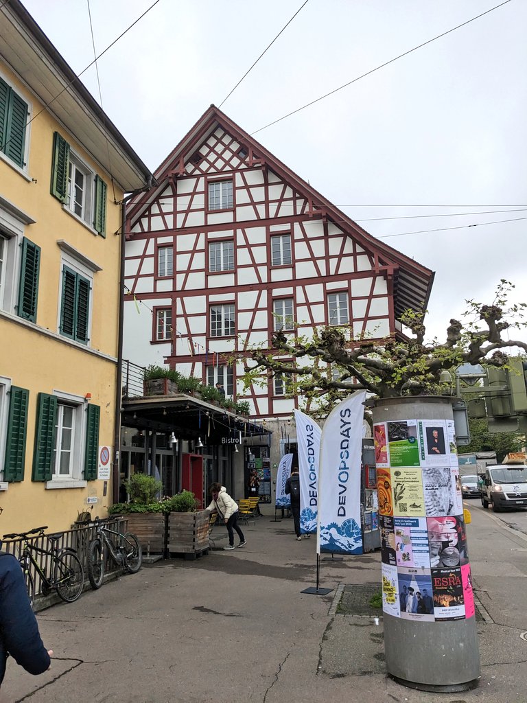 The early bird gets the swag
#DevopsDaysZH #dodzh