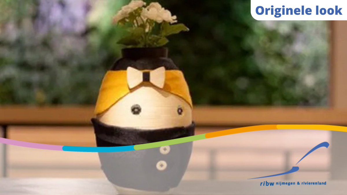 RibwNR's tweet image. Onze zorgrobot Tessa krijgt een nieuwe look met nieuwe pakjes! De outfits worden gemaakt door de deelnemers van RIBW Draadkracht 🧵. Kijk voor meer info over deze dagactiviteit op: 👉 bit.ly/3KQ2RJA  N.B. 2e foto is de originele look.

#ribw #zorgrobot #Tessa