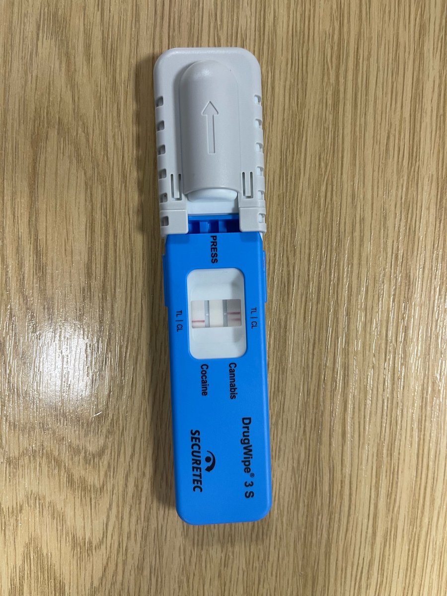 LancsRoadPolice's tweet photo. This BMW was stopped at Lancaster Services after being followed by an unmarked π driving erratically and in excess of 100mph.
The driver failed a @DrugWipeUK for cannabis and his passenger was also in possession of cannabis.
#Arrested #T1TacOps #HX61 #HO30 https://t.co/xsRKRsd3Fs