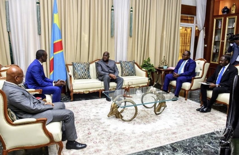 mintourismerdc's tweet photo. 02.05.2023 
Le ministre du tourisme SEM Didier MAZENGA a accompagné une délégation d l’opposition tchadienne auprès du président de la république SE Félix A.Tshisekedi afin de parler sur la crise politique au Tchad.1/2 @Presidence_RDC @PrimatureRDC @fatshii13 @LukondeSama https://t.co/trHHTO3Uq9