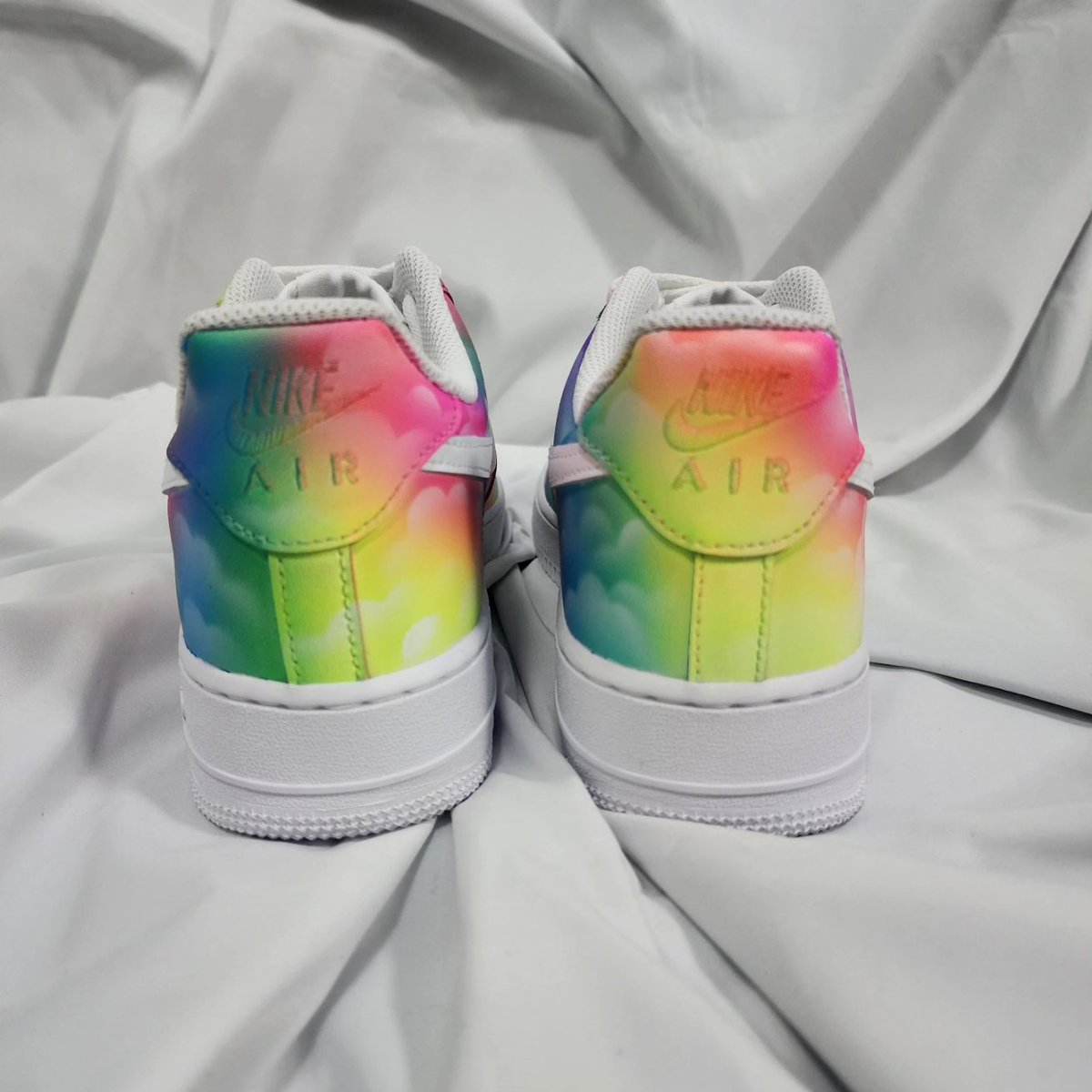 alart_custom's tweet photo. 雲ペイント
#ALaRT #アルアート
#NIKE #AIRFORCE1 #DUNK #AIRJORDAN
#カスタムペイントスニーカー #スニーカーペイント #スニーカーカスタム #カスタムスニーカー
#customkicks #sneakerspaint #sneakercustoms #streetfashion https://t.co/XiG1T9OJNi