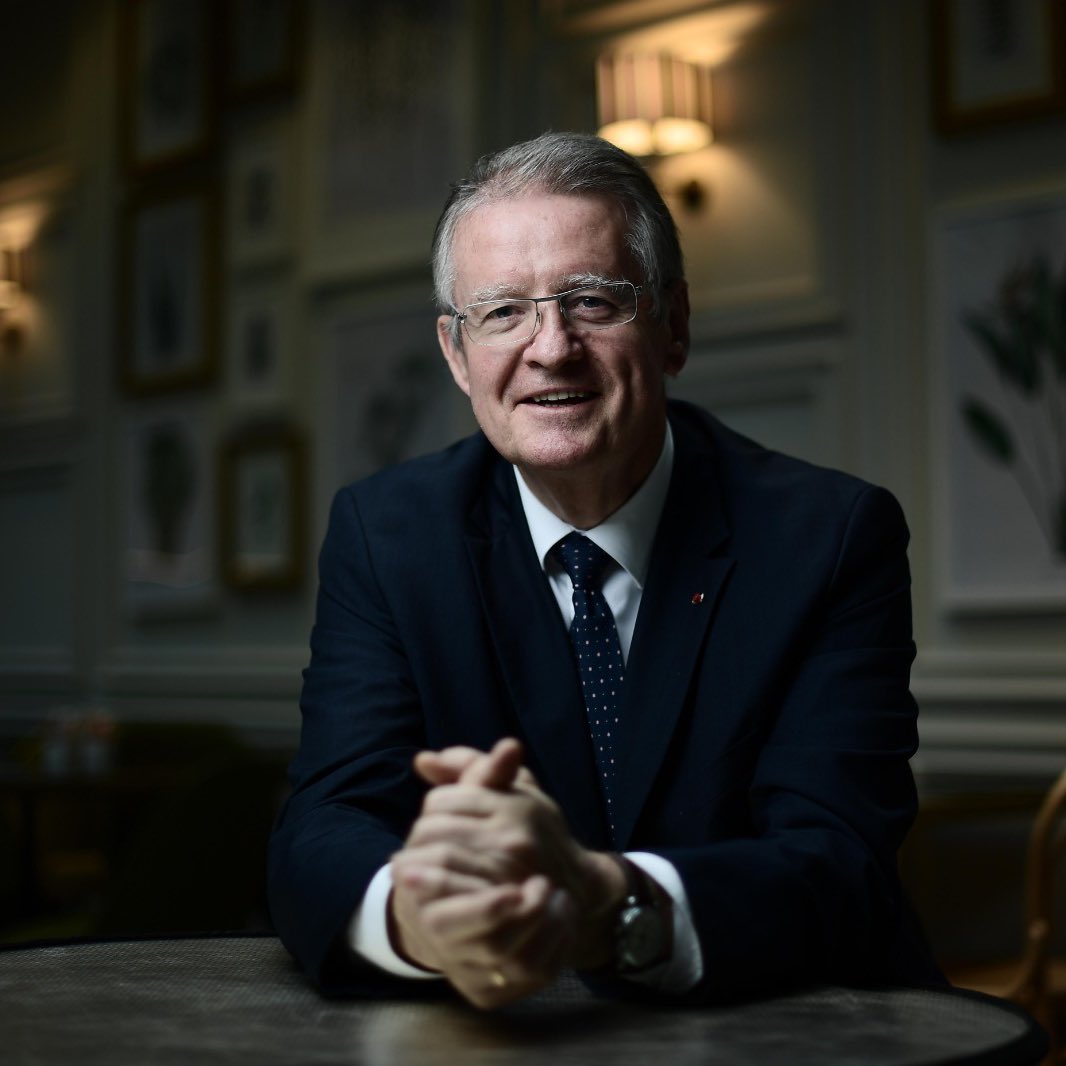 ⚫️ La FFR est profondément attristée par le décès de Bernard Lapasset, un dirigeant éminent du sport français des dernières décennies. Nous souhaitons exprimer nos plus sincères condoléances à sa famille, ses proches et à tous ceux qui ont été touchés par cette perte.

▶️