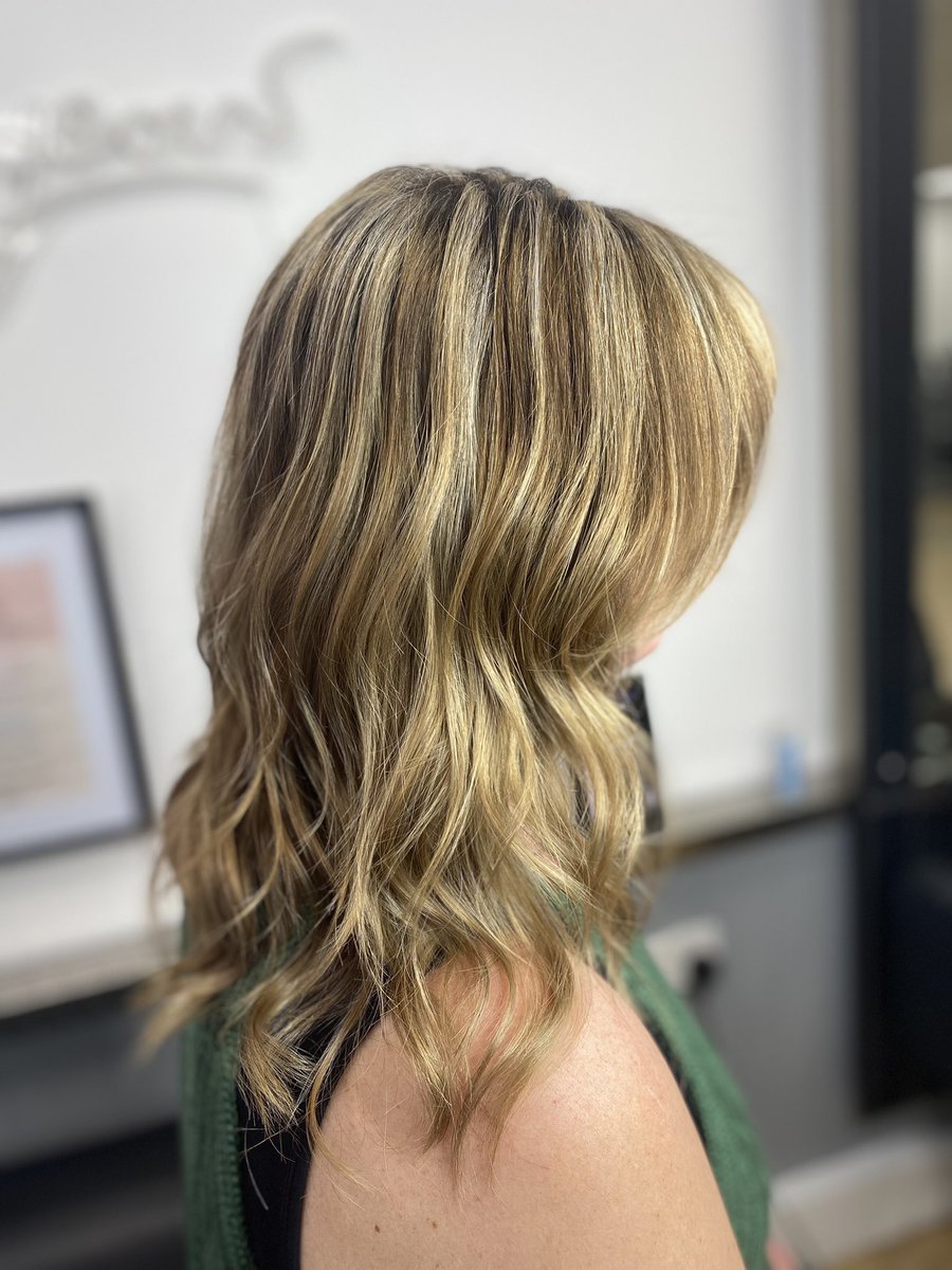 @cathi_merakihairgsy #foilhighlights love today with @sallypuglady #redkenobsessed #redkencolorgels #redkenflashlift #redkenshadeseq #olaplex #hairbycathi @cathi_merakihairgsy @meraki_hair_gsy #redkencertifiedcolorist <a href="/redken/">Mummy and wife I</a> @kerry_worldofhair  #ghd <a href="/ghd_sally/">Sally ghd</a>
