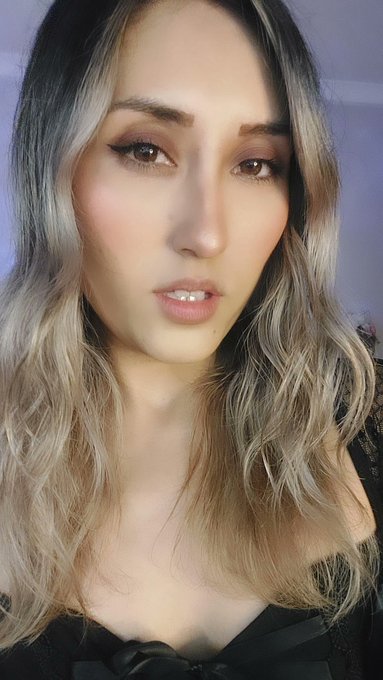 Smiling / Seriuos. Choose ur favorite 💜 #FelizMiercoles #onlyfansgirl https://t.co/ReKC6DZJlx<a href="/tag/felizmiercoles"class="tags">#FelizMiercoles</a><a href="/tag/onlyfansgirl"class="tags"><span>#onlyfansgirl</span></a>