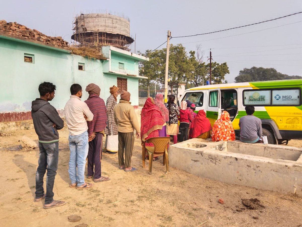 smilefoundation's tweet image. More than 12,800 families from the villages of Buxar, Bihar have received free doorstep healthcare through Smile Foundation’s Smile on Wheels Mobile hospital program.
Know more about our efforts on ground: smilefoundationindia.org/health
#HealthCannotWait #SmileOnWheels…