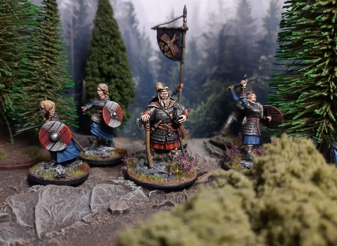 Our Viking Warlord by @racoon_painting

#miniaturepainting #brothervinni 
#miniaturepainter #28mmminiatures #sagawargame #saga
#sagaclub
#wargaming
#ageofvikings #vikings 
 #art #wargaming #scalemodel #fantasy 
#tabletopgames 
#tabletoprpg 
#tabletopgaming 
#tabletopgame