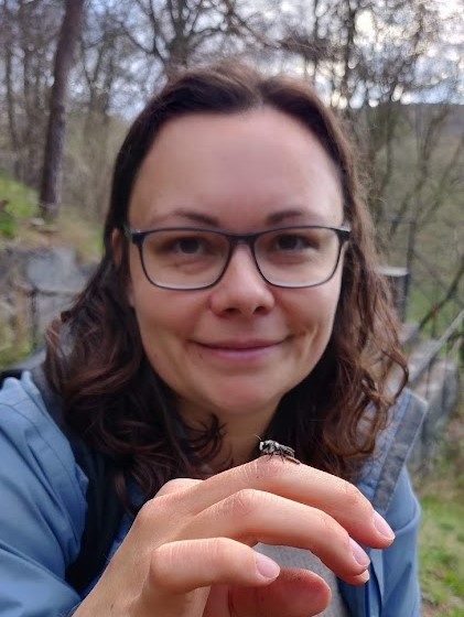 naturealexk's tweet photo. Julia Osterman @JuliaOsterman is a guest researcher in our group #NatureScientistsUFR @UniFreiburg. She is based at the @goteborgsuni and part of @GGBC_GU. Her interest in bees started with #beekeeping and honey bee health 🐝 https://t.co/SPJyvha9A0 https://t.co/li80HIwBYZ