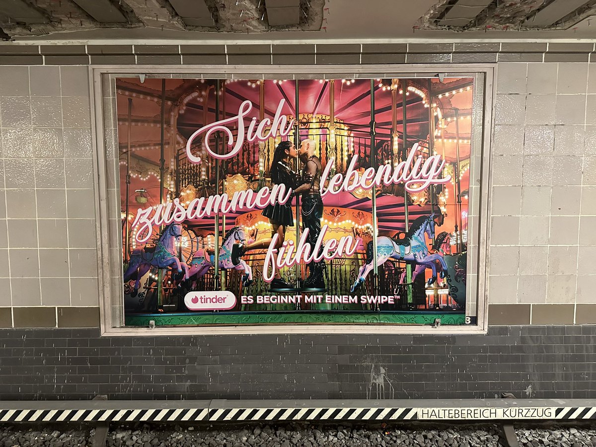 vagalumevaga's tweet photo. Beware @goetheinstitut because @Tinder seems to be teaching us #deutsch better than you 😅
- articles !
- reflexive pronouns !
- separable verbs !
- verbs at the end of a sentence !
you guys #thisisalot 💀 #hilfe https://t.co/Fo9TGtU8TH