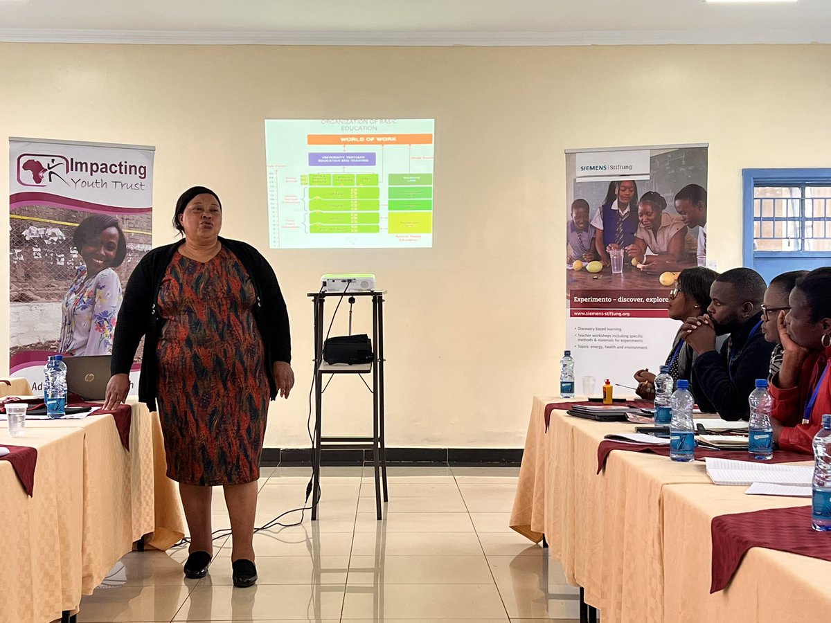 Madam Hannah from KICD taking our training team through CBC. She is a walking encyclopedia of CBC and curriculum related matters. <a href="/SiemensStiftung/">Siemens Stiftung</a> #CBC #SDG4
