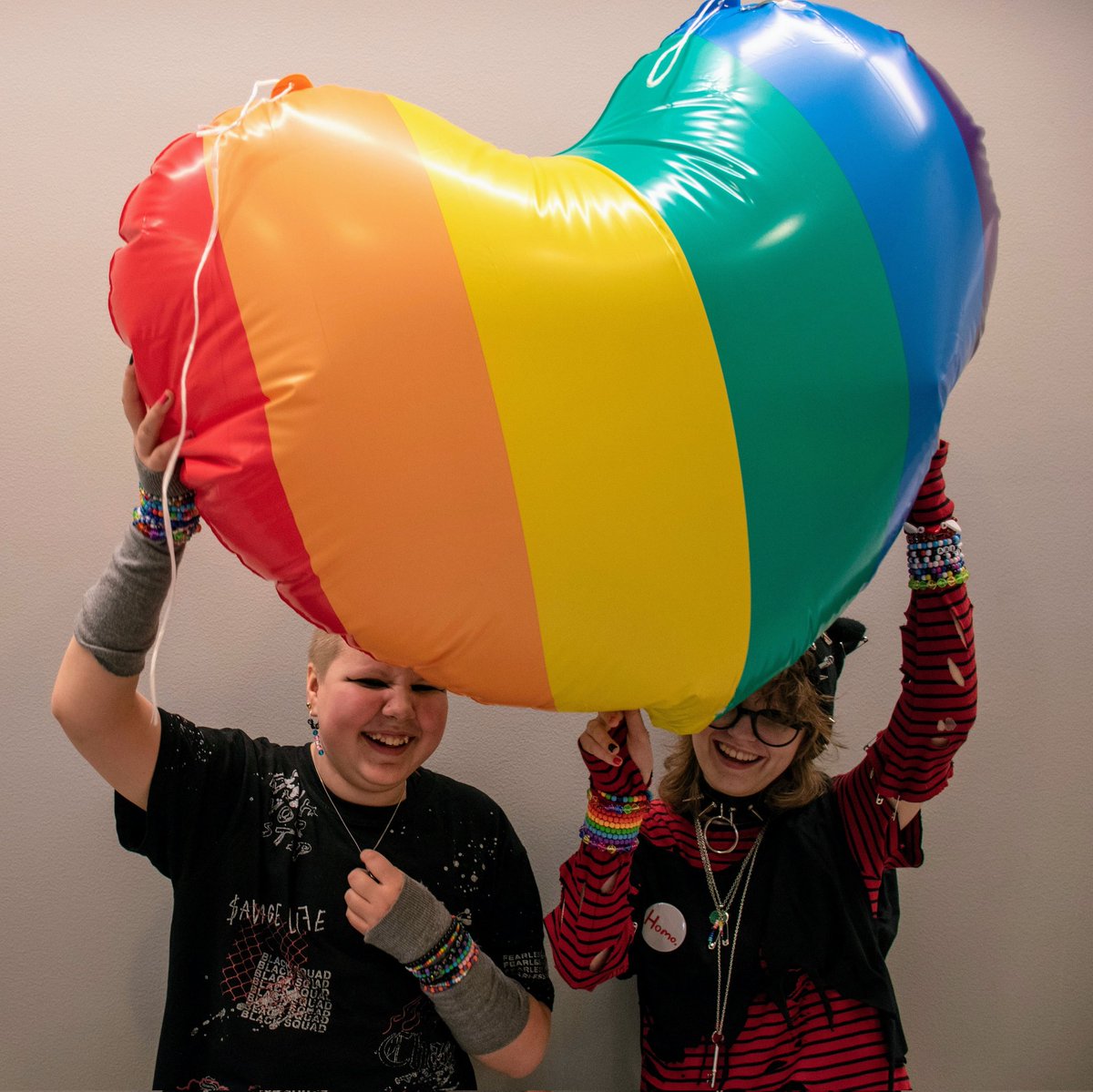 NuoriEspoo's tweet photo. Espoon kaupunki on Helsinki Priden virallinen kumppani vuonna 2023! Olemme iloisia ja ylpeitä tulevasta yhteistyöstä. 🌈❤
https://t.co/DjUCnPwNrp
#HelsinkiPrideWeek #HelsinkiPride #HelsinkiPrideYhteisö #YlpeysMuuttaaMaailmaa
#ChangingTheWorldWithPride #Espoo #NuoriEspoo https://t.co/J4RBKatiQG