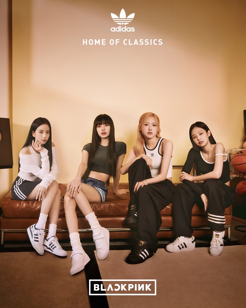 Originals_kr's tweet photo. HOME OF CLASSICS with BLACKPINK

서로 다른 세상과 문화가 만날 때 더욱 빛나는,
클래식이 지닌 오리지널리티의 힘

블랙핑크가 소개하는 
클래식의 홈그라운드로 초대합니다

#adidasOriginals #HomeOfClassics #SUPERSTAR #FORUM #아디다스오리지널스 #홈오브클래식 #슈퍼스타 #포럼 https://t.co/0rexvQeqVt