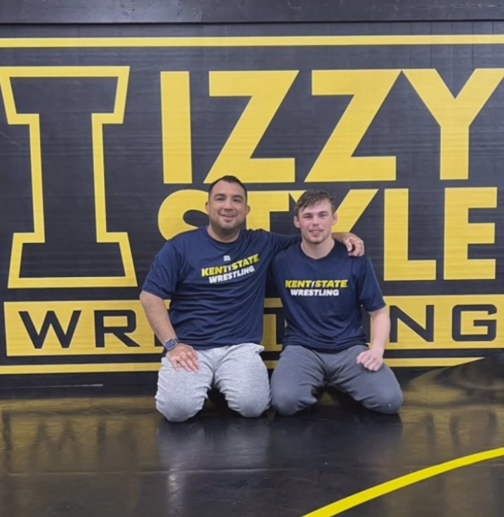 CoachFarwell's tweet image. Congrats @Cael_Andrews77! You have been a big part of the Batavia Wrestling program and a great example for all @BataviaWrestler. Excited to see you compete at the next level! @KentStWrestling @BataviaWC @IzzyStyle #GoFlashes