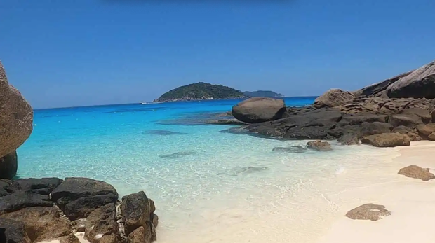 IciThailand's tweet photo. Actu : L'île de Similan fermera temporairement pour la saison de la mousson du 15 Mai au 15 octobre https://t.co/l37hUif2aE #Thailand #Actualité #Thailandnews #icithailand #beach #plages #paradiseBeach #Similan #Similanisland #Paradise #beachvibes #thai #icithailand.com https://t.co/flZLA2o1du