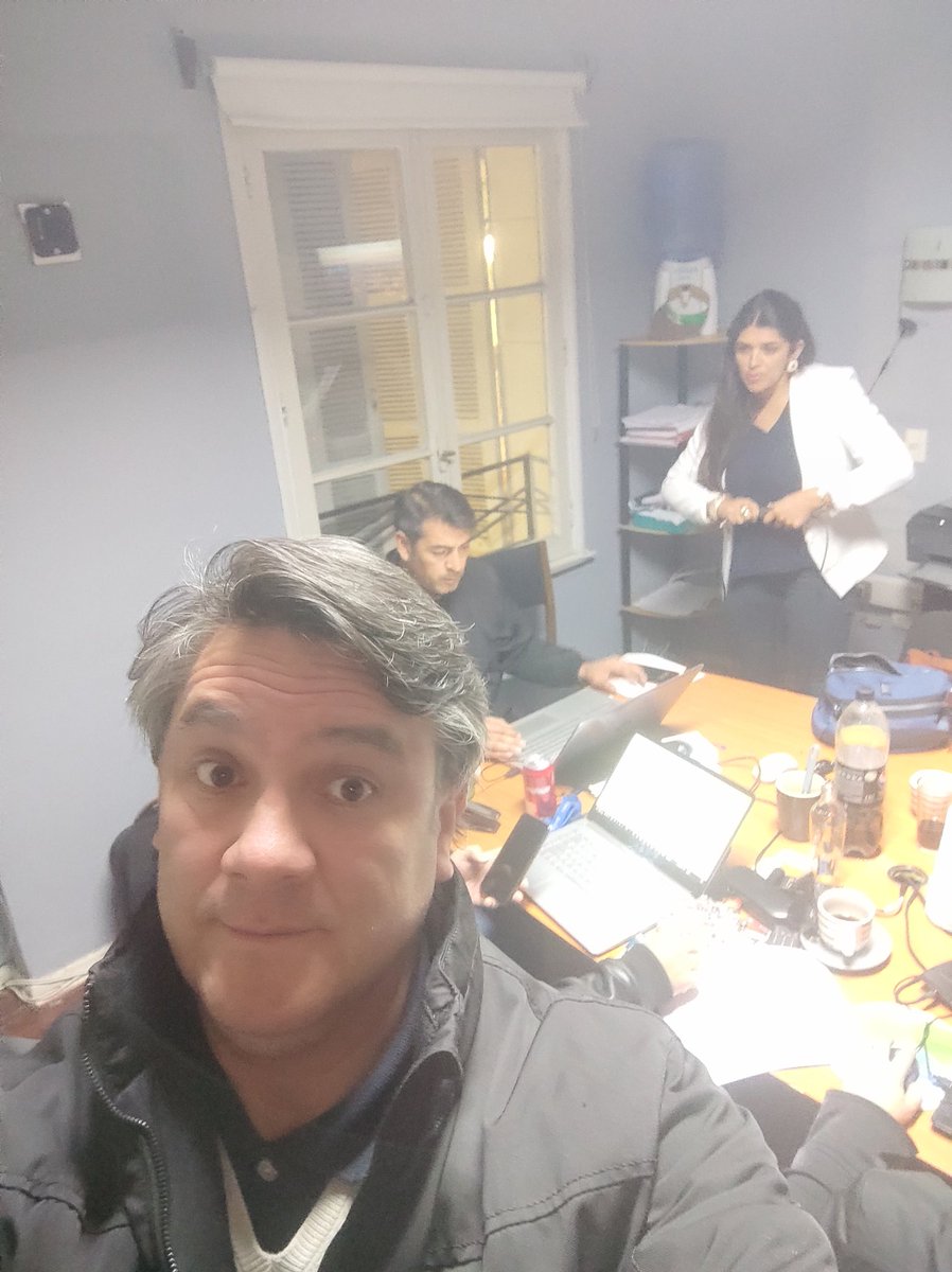 RafaelWal's tweet photo. Después de la batalla campal sufrida junto al secretario General del #PDG Seguimos Fuertes con la lista A del partido de la gente, gracias por los saludos a nuestros diputados y equipo de asesores de @GasparRivas @RUBENOYARZOF y @KarenMedinaPDG por sus saludos https://t.co/SIsqTau9Xw